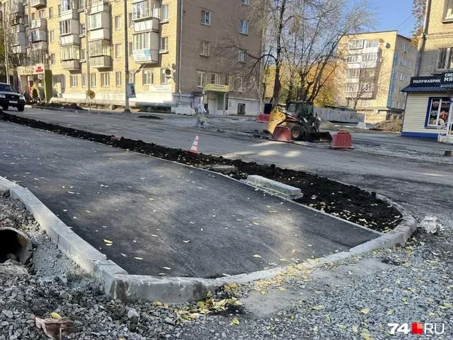 В Челябинске на Плеханова закатали лестницу в асфальт